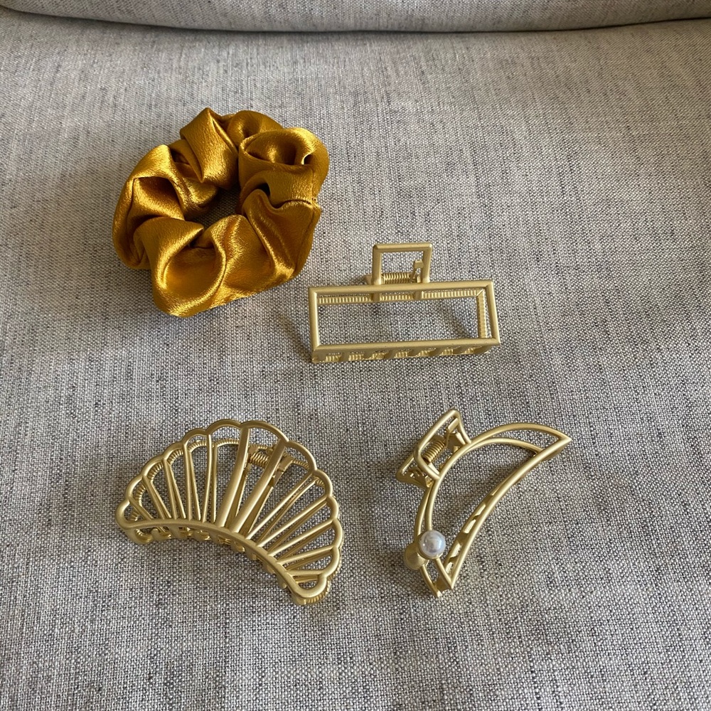 Hair Accessories combo (craw clips and Scrunchies)